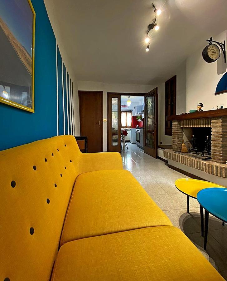 شقة La Casa Colorata تْشيتّا دي كاستيلّو المظهر الخارجي الصورة